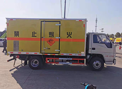 枣庄爆破器材运输车工人安全操作规范与智能技术保障